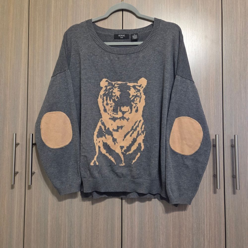 Trendt Tiger Sweater - Picture 1 of 4